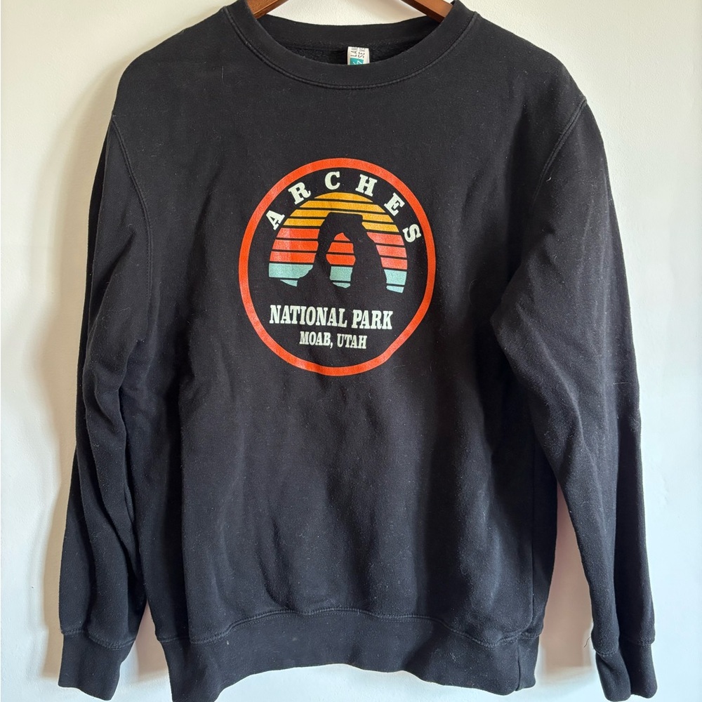 Arches National Park Black Graphic Crewneck Sweatshirt